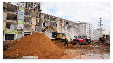 150 apartments in urban renewal: A railway building in a long-standing complex in Petah Tikva was demolished
